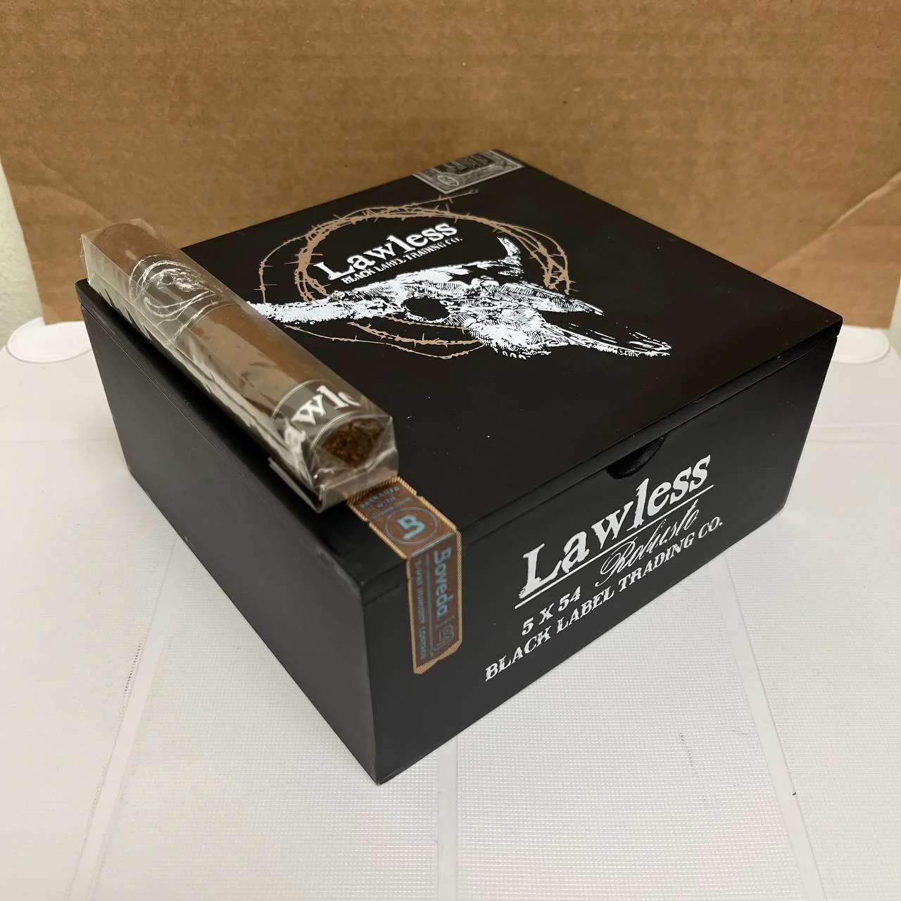 Black Label Trading Lawless Robusto - Image 4