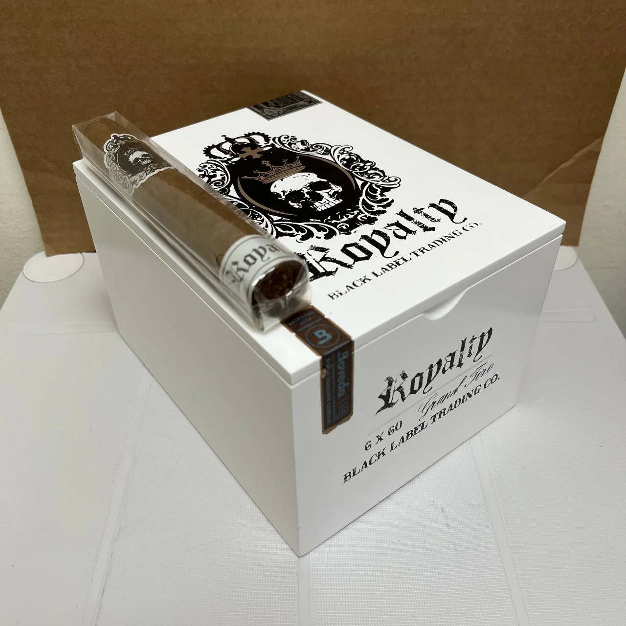 Black Label Trading Royalty Grand Toro - Image 4