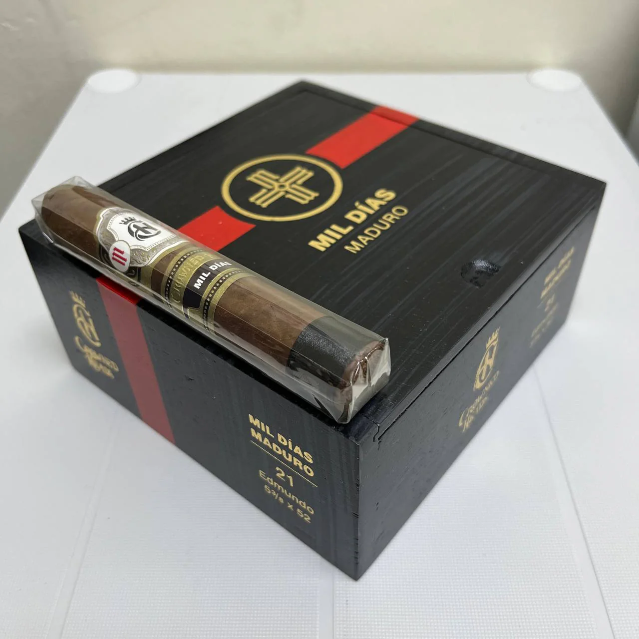 Crowned Heads Mil Dias Maduro Edmundo - Image 4