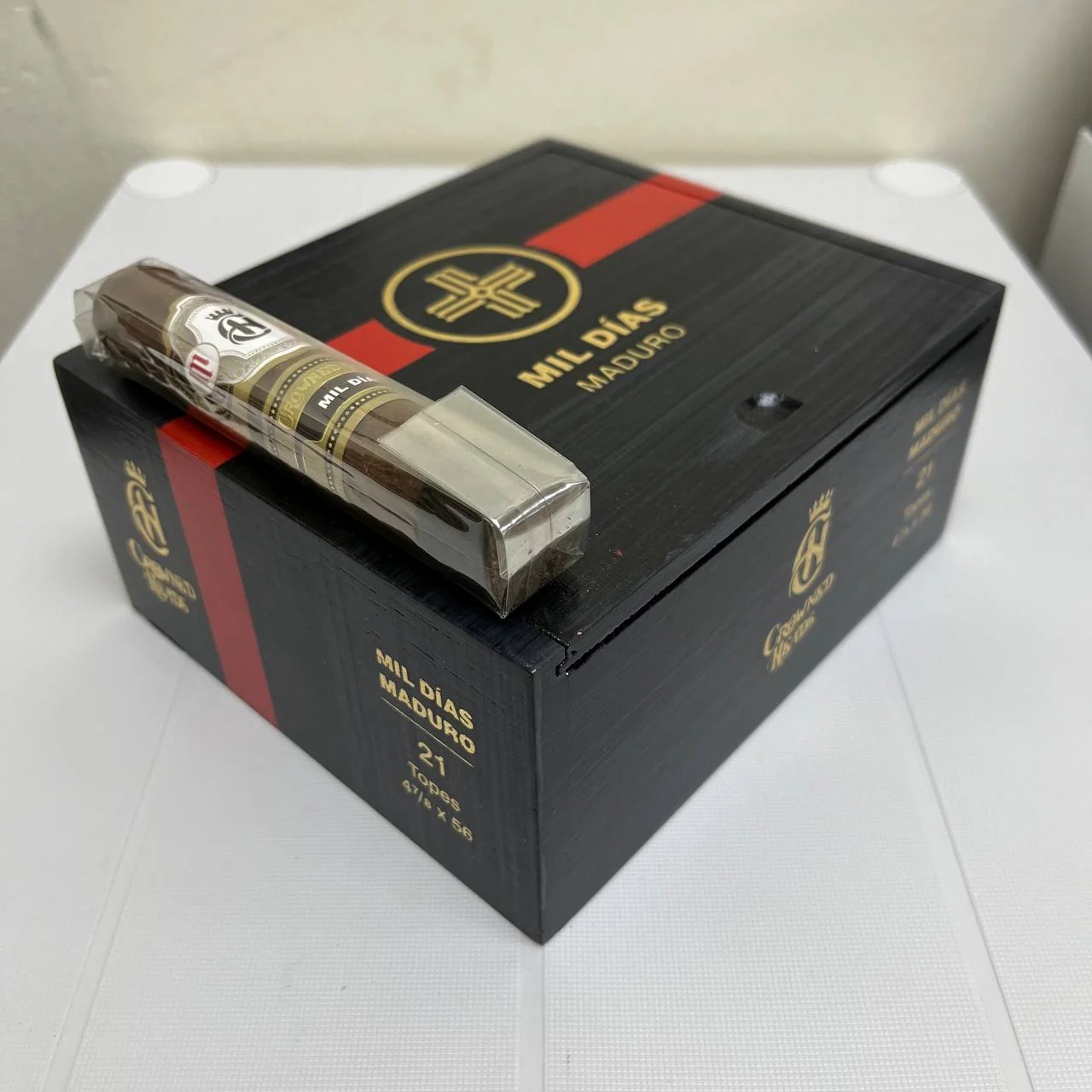 Crowned Heads Mil Dias Maduro Topes - Image 9