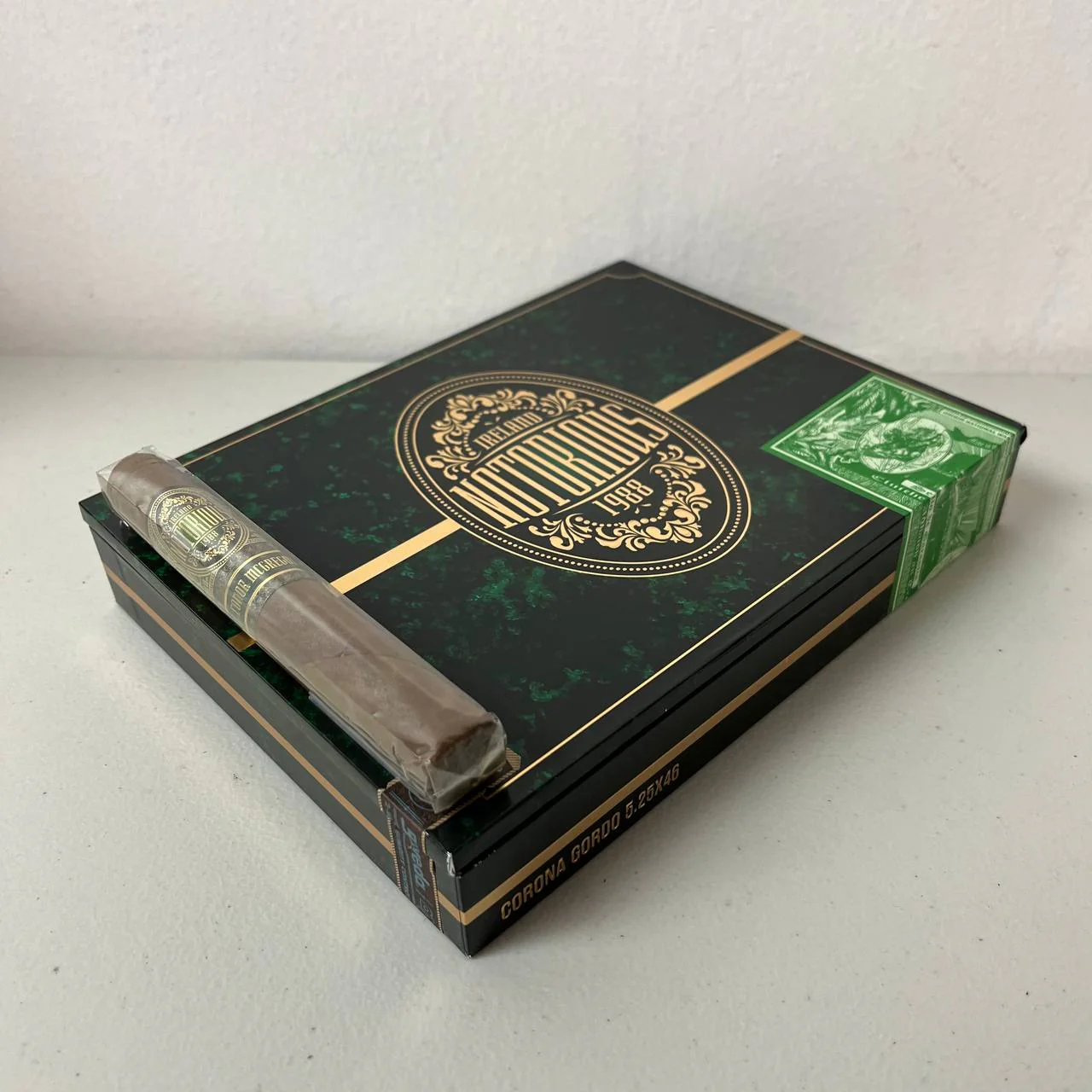 Notorious Cigars Corona Gordo