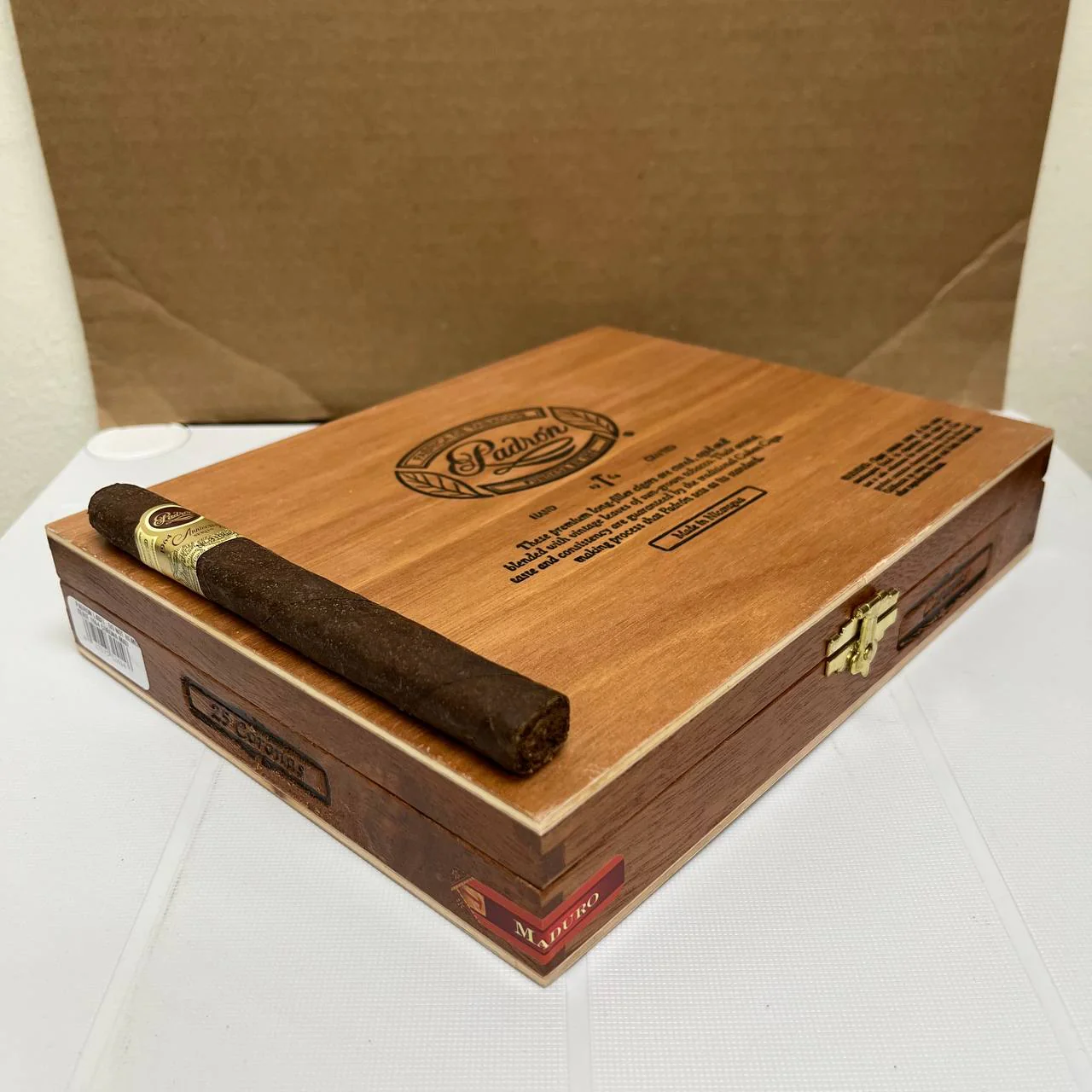 Padron 1964 Anniversary Corona Maduro - Image 4