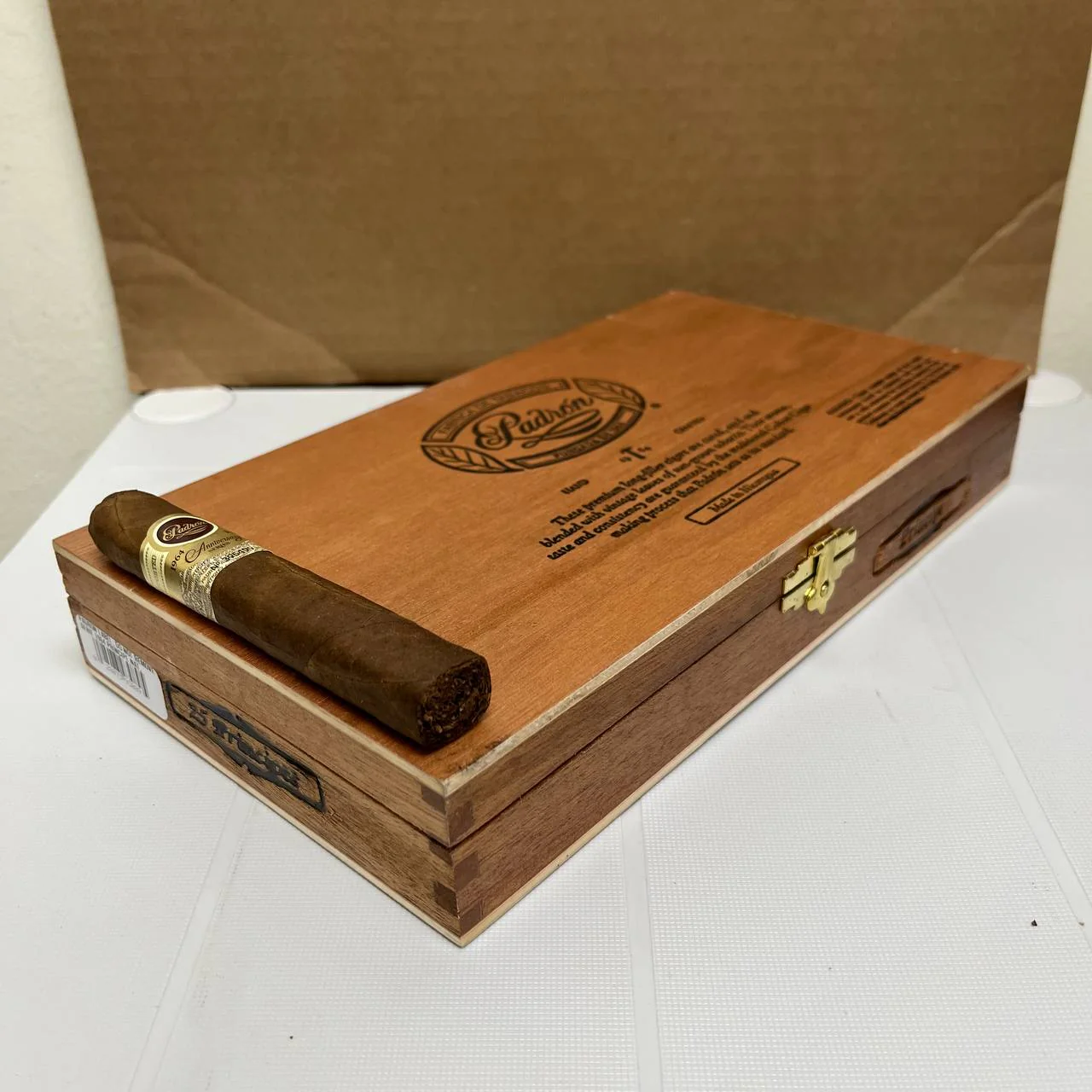 Padron 1964 Anniversary Principe Petite Corona Natural - Image 4