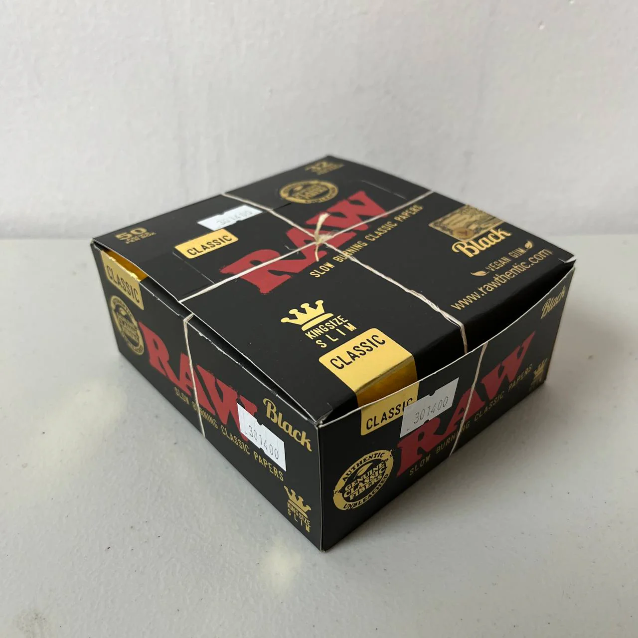 Raw Black Classic King Size Slim Rolling Papers 32ct - Image 2