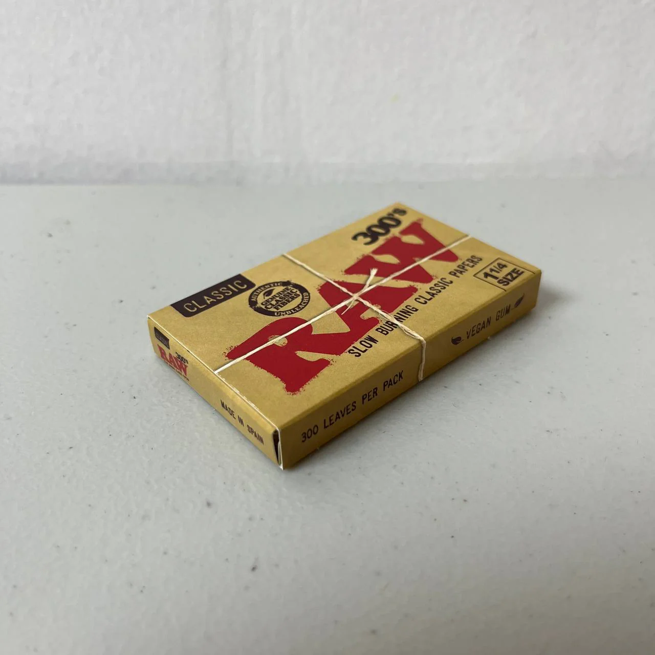 Raw Classic 1 1/4 300s Rolling Papers 300ct