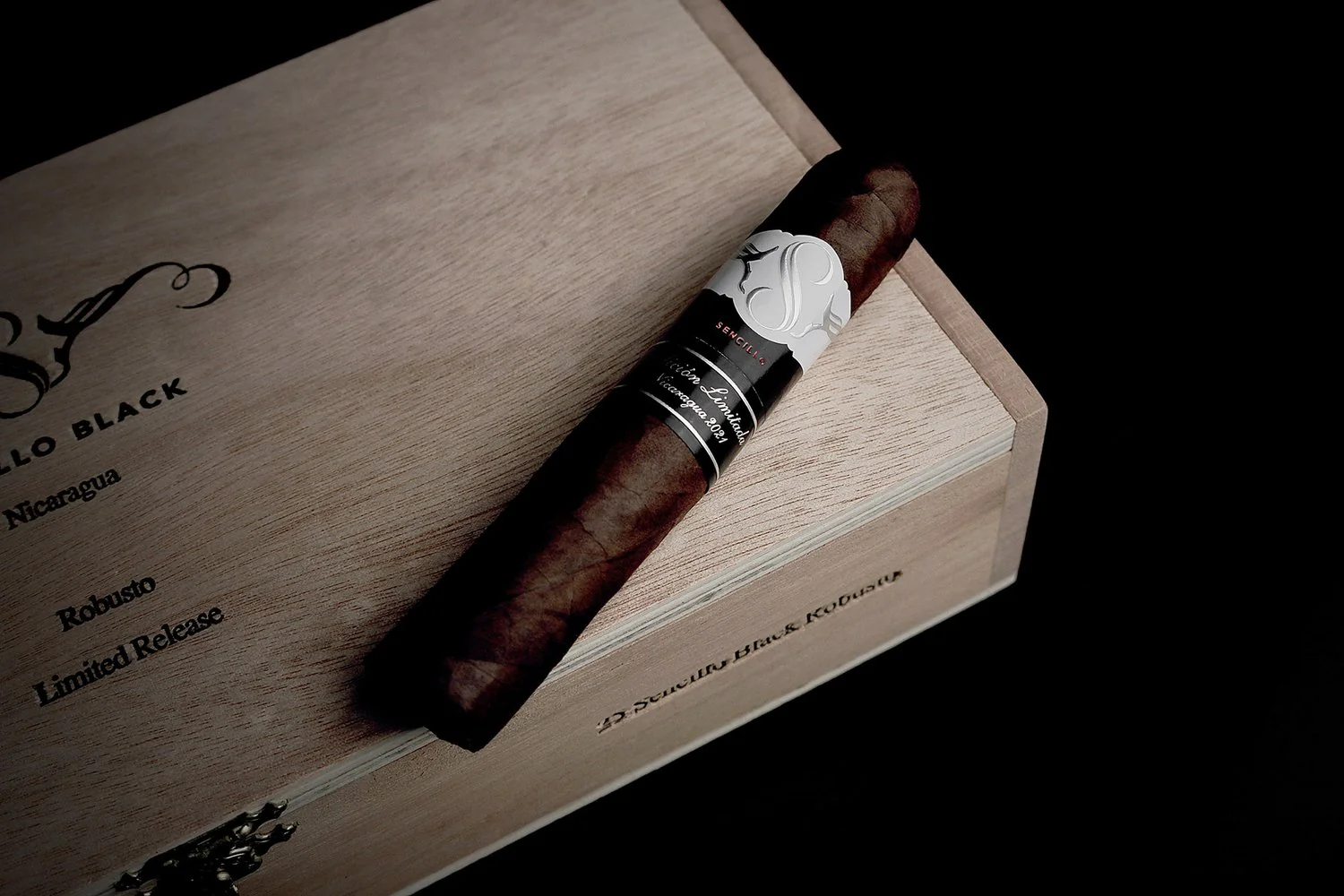 Sencillo Black Robusto - Image 3